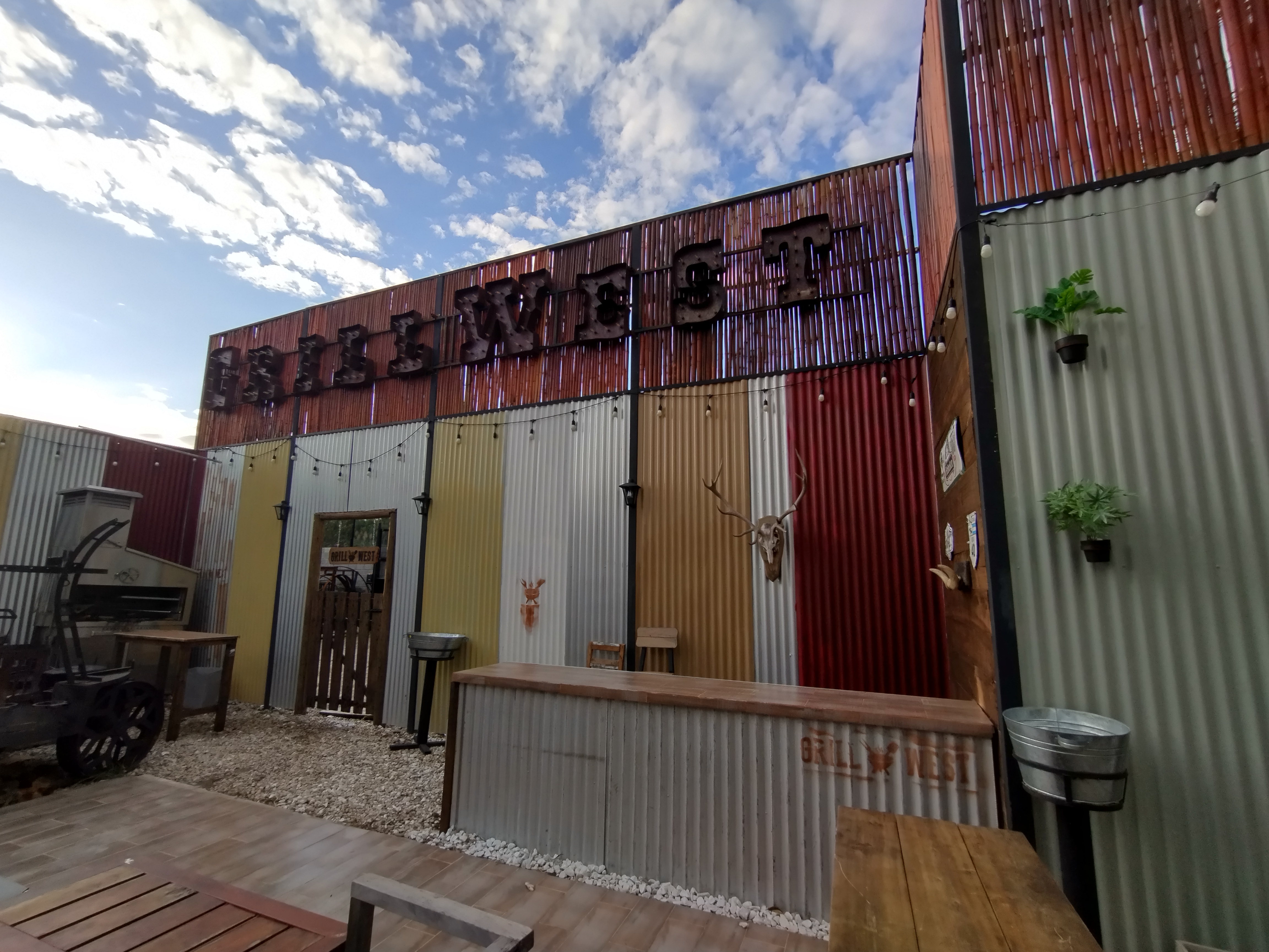 Grill West - Vista 1